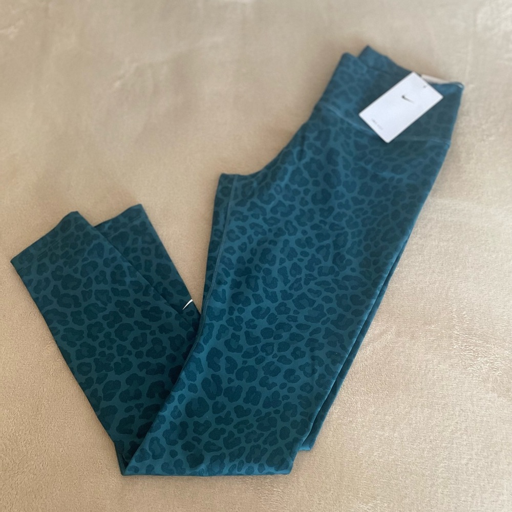 Nike Drifit Full Length Luxe Leggings - Size S